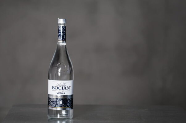 Przechowywanie i Serwowanie Wódki na Weselu